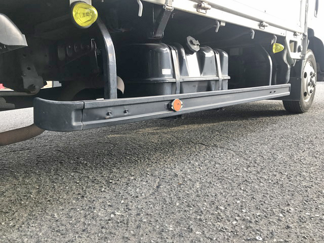 いすゞエルフ平ボディ小型（2t・3t）[写真17]