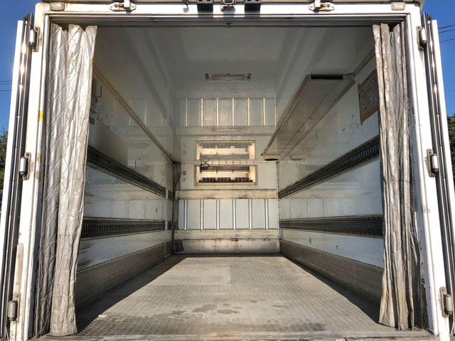 日野レンジャー冷凍車（冷蔵車）中型（4t）[写真12]