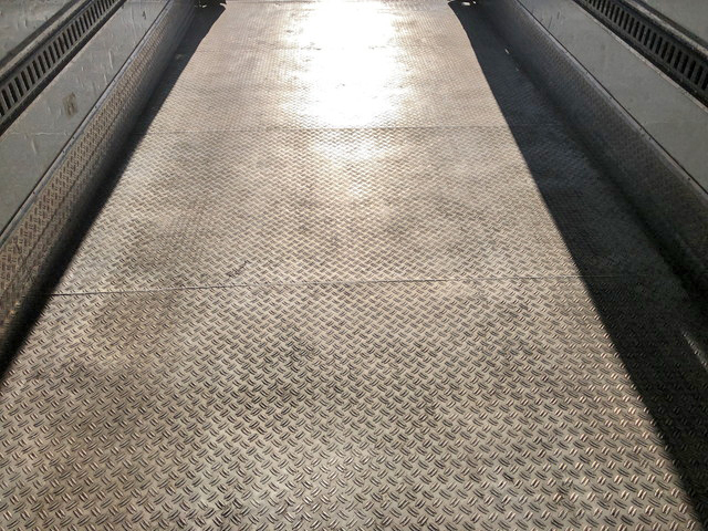 日野レンジャー冷凍車（冷蔵車）中型（4t）[写真16]