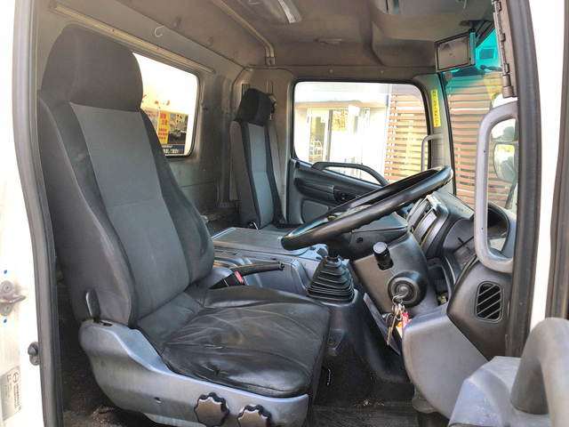 日野レンジャー冷凍車（冷蔵車）中型（4t）[写真32]