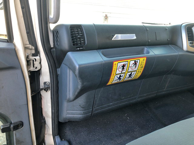 日野レンジャー冷凍車（冷蔵車）中型（4t）[写真34]