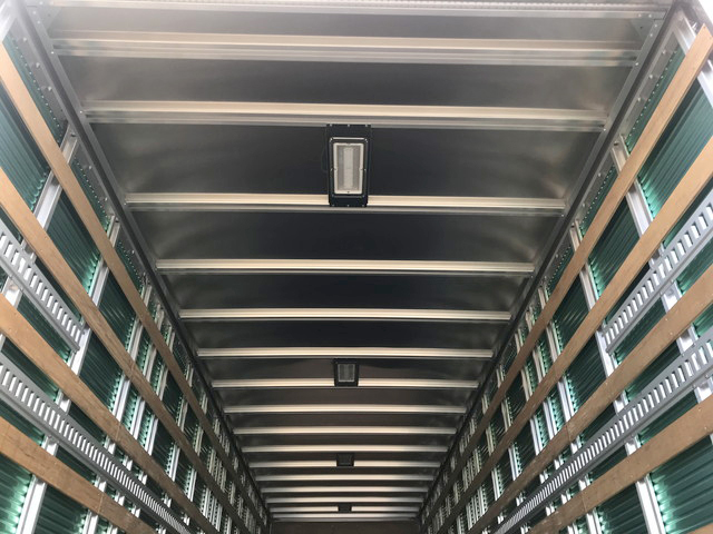 いすゞフォワードアルミバン中型（4t）[写真10]