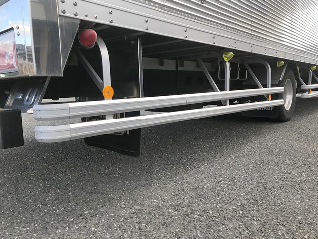 いすゞフォワードアルミバン中型（4t）[写真19]