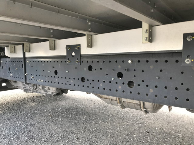 いすゞフォワードアルミバン中型（4t）[写真25]