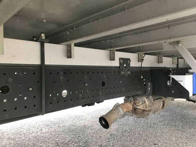 いすゞフォワードアルミバン中型（4t）[写真26]