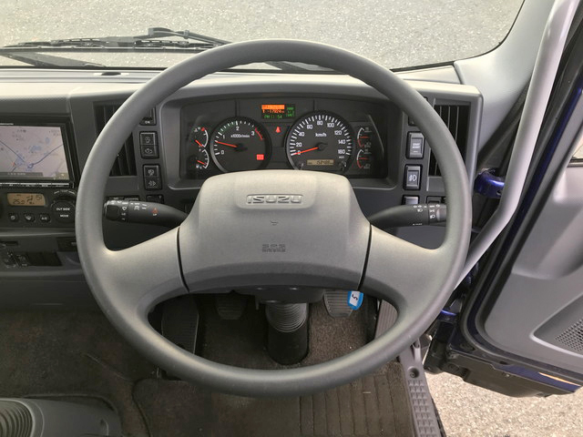 いすゞフォワードアルミバン中型（4t）[写真34]