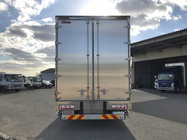 いすゞフォワードアルミバン中型（4t）[写真09]