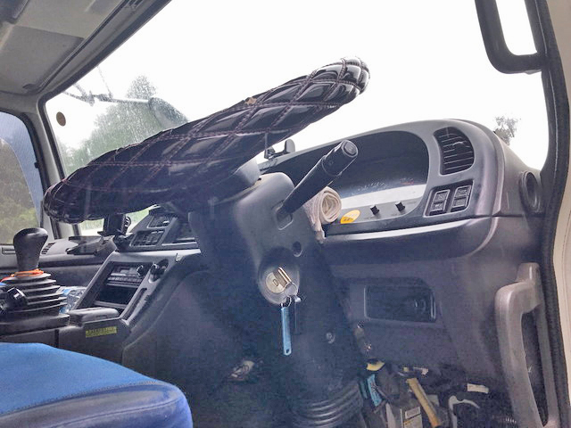 いすゞギガトレーラーヘッド（トラクターヘッド）大型（10t）[写真30]