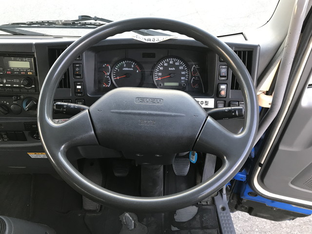 いすゞフォワードアルミウイング中型（4t）[写真38]