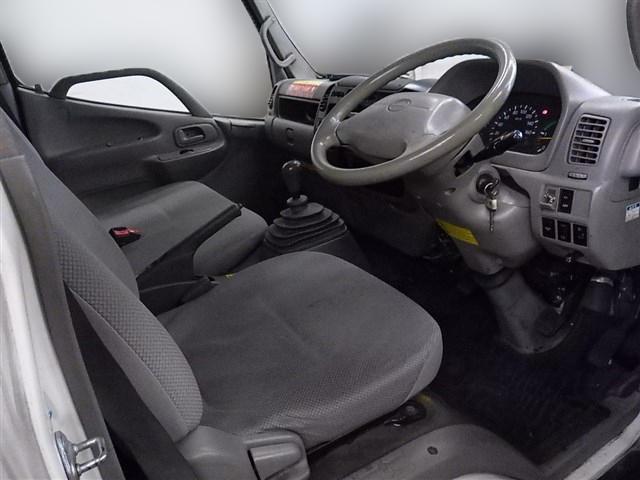 日野デュトロパネルバン小型（2t・3t）[写真12]