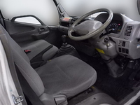 日野デュトロパネルバン小型（2t・3t）[写真12]