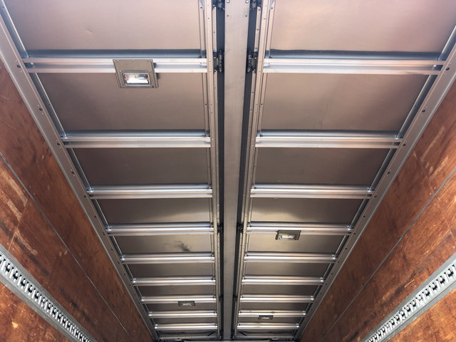 いすゞフォワードアルミウイング中型（4t）[写真12]