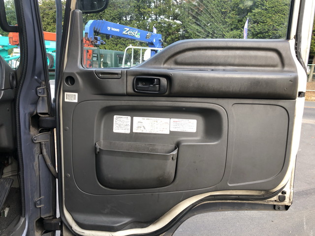 いすゞフォワードアルミウイング中型（4t）[写真26]