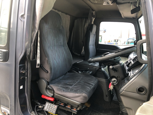 いすゞフォワードアルミウイング中型（4t）[写真28]