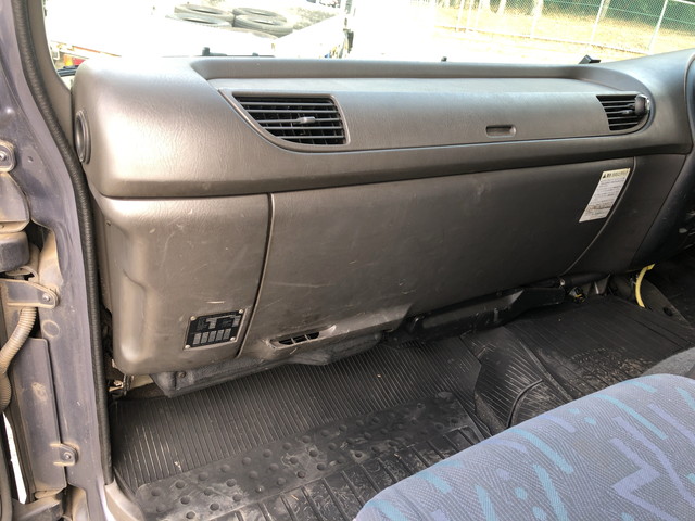 いすゞフォワードアルミウイング中型（4t）[写真31]