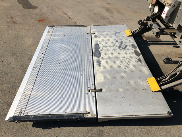 三菱ふそうファイター冷凍車（冷蔵車）中型（4t）[写真11]