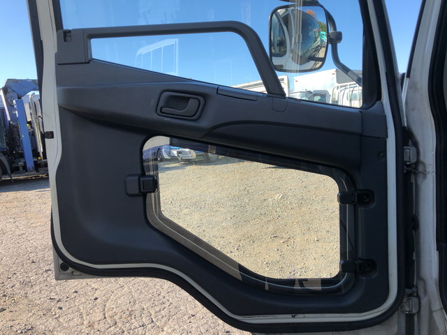 三菱ふそうファイター冷凍車（冷蔵車）中型（4t）[写真28]