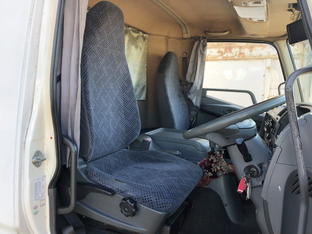 三菱ふそうファイター冷凍車（冷蔵車）中型（4t）[写真31]