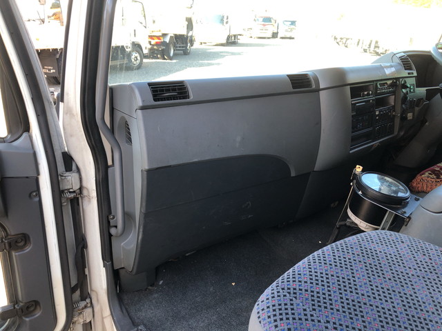 三菱ふそうファイター冷凍車（冷蔵車）中型（4t）[写真33]