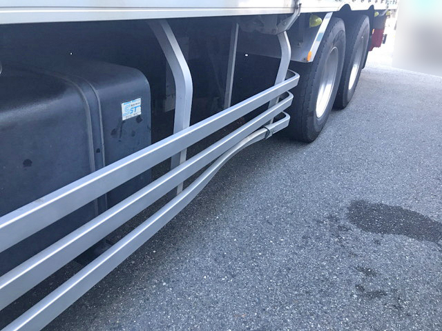 UDトラックスクオンアルミウイング大型（10t）[写真11]