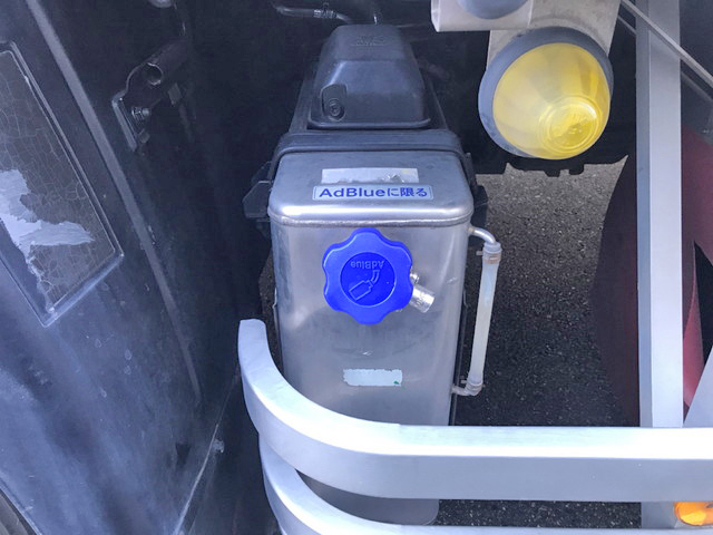 UDトラックスクオンアルミウイング大型（10t）[写真12]