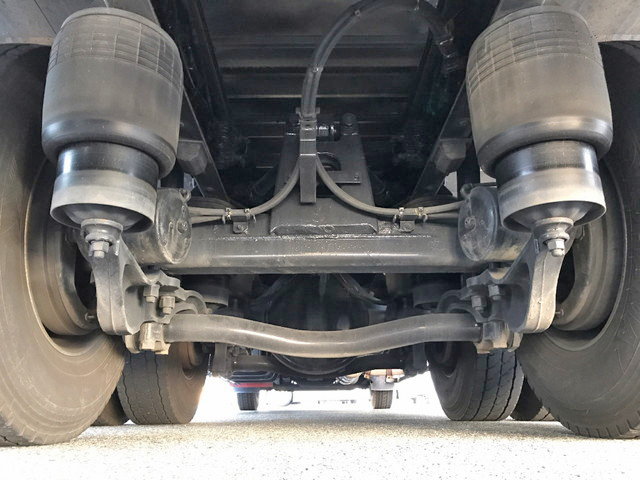 UDトラックスクオンアルミウイング大型（10t）[写真19]