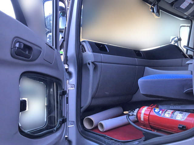 UDトラックスクオンアルミウイング大型（10t）[写真23]