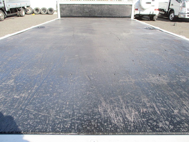 いすゞエルフユニック4段小型（2t・3t）[写真11]