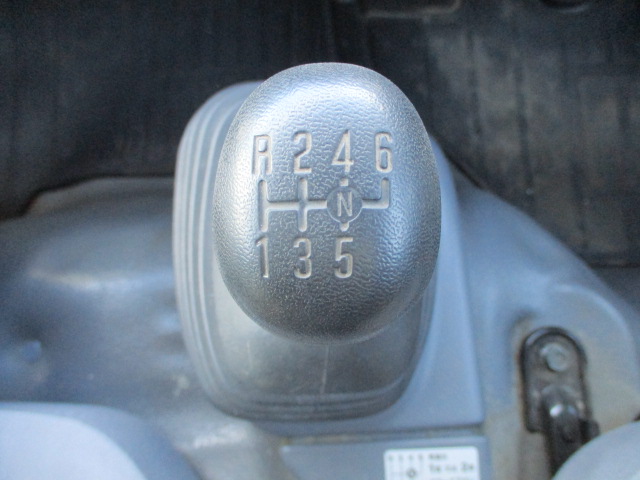 いすゞエルフユニック4段小型（2t・3t）[写真29]