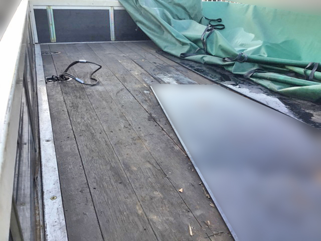 いすゞフォワード平ボディ中型（4t）[写真10]