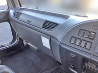 いすゞフォワード平ボディ中型（4t）[写真32]