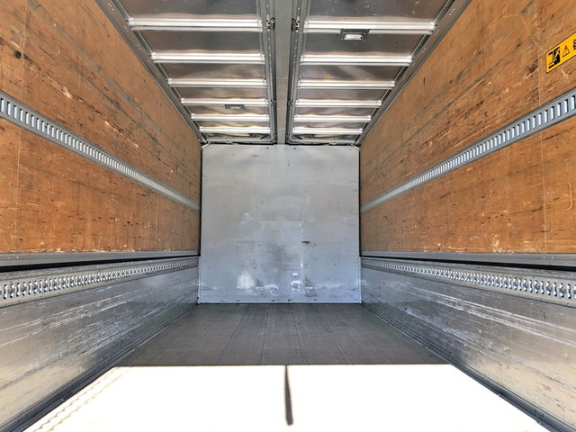 いすゞフォワードアルミウイング中型（4t）[写真10]