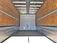 いすゞフォワードアルミウイング中型（4t）[写真10]