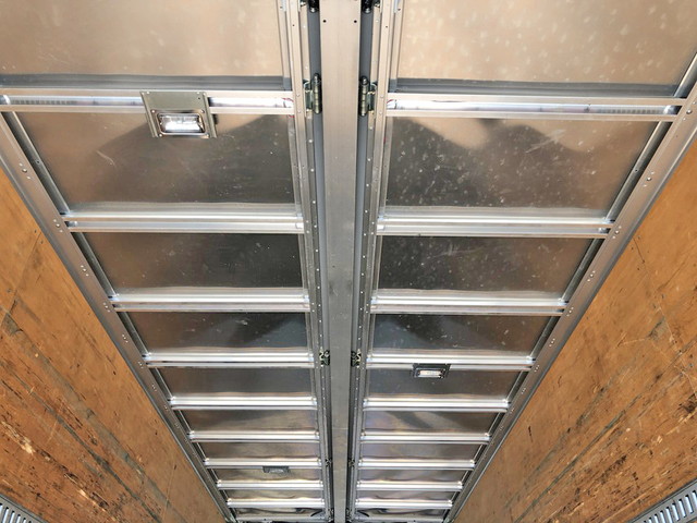 いすゞフォワードアルミウイング中型（4t）[写真11]