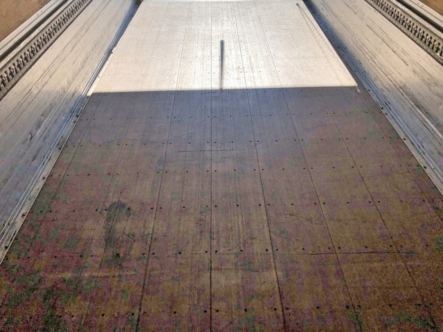 いすゞフォワードアルミウイング中型（4t）[写真14]