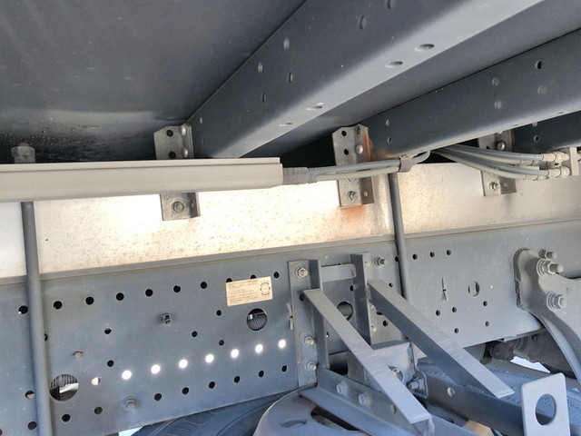 いすゞフォワードアルミウイング中型（4t）[写真21]