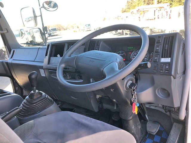 いすゞフォワードアルミウイング中型（4t）[写真34]