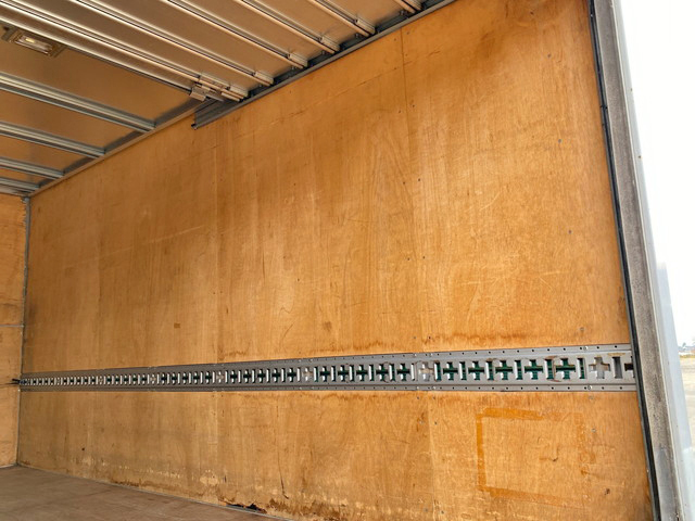 いすゞエルフアルミバン小型（2t・3t）[写真15]