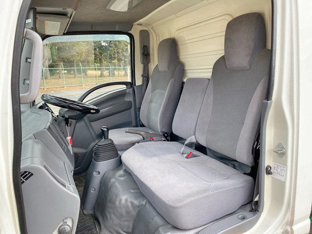 いすゞエルフアルミバン小型（2t・3t）[写真33]