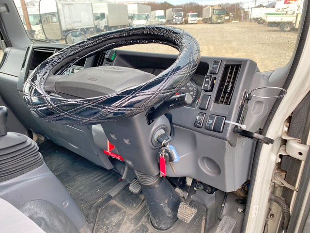 いすゞエルフアルミバン小型（2t・3t）[写真35]