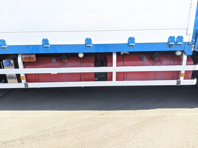 三菱ふそうスーパーグレートアルミウイング大型（10t）[写真20]