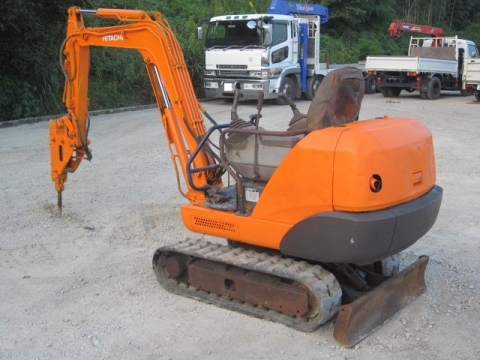 日立ミニユンボ（ミニバックホー）[写真02]