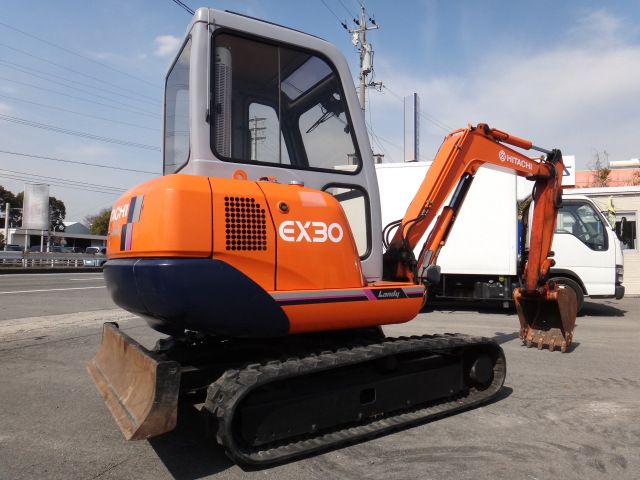 日立ミニユンボ（ミニバックホー）[写真02]