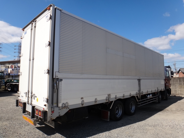 いすゞギガアルミウイング大型（10t）[写真02]