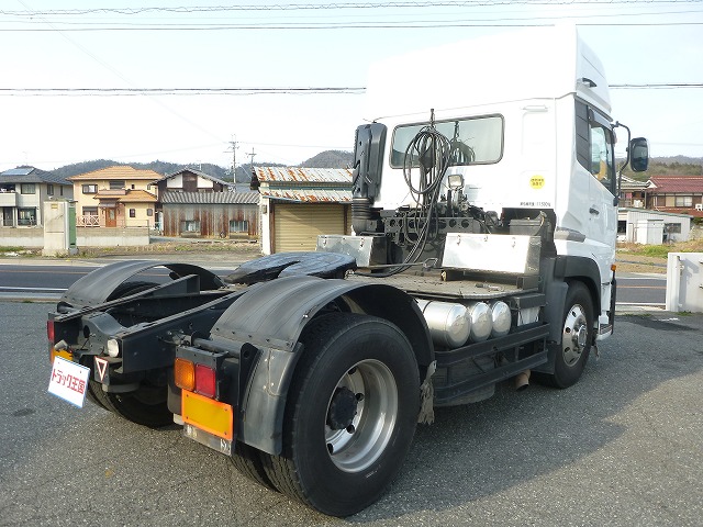 UDトラックスクオントレーラーヘッド（トラクターヘッド）大型（10t）[写真02]