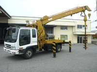いすゞフォワード穴掘建柱車中型（4t）[写真01]
