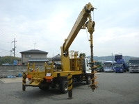 いすゞフォワード穴掘建柱車中型（4t）[写真02]