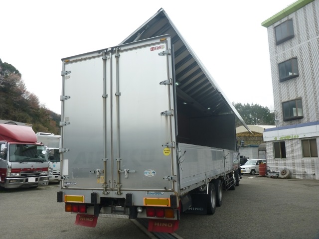 いすゞギガアルミウイング大型（10t）[写真02]