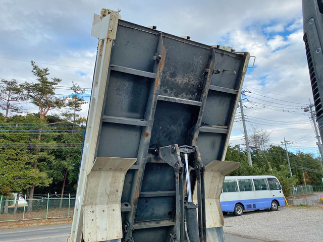 いすゞフォワードダンプ中型（4t）[写真17]