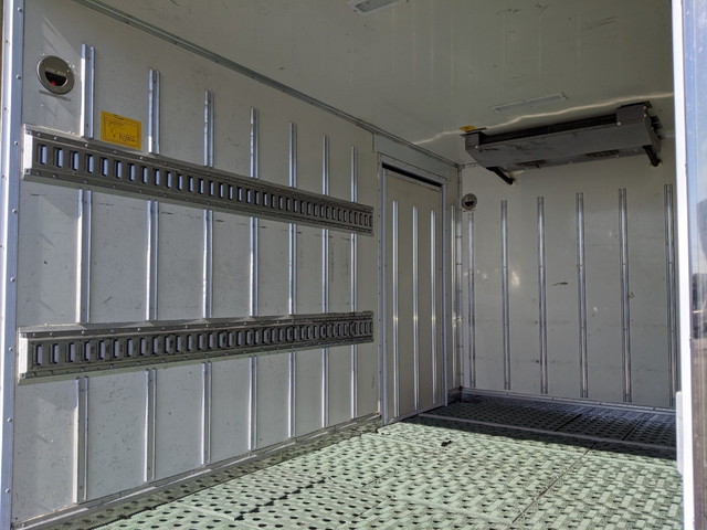 日野デュトロ冷凍車（冷蔵車）小型（2t・3t）[写真10]